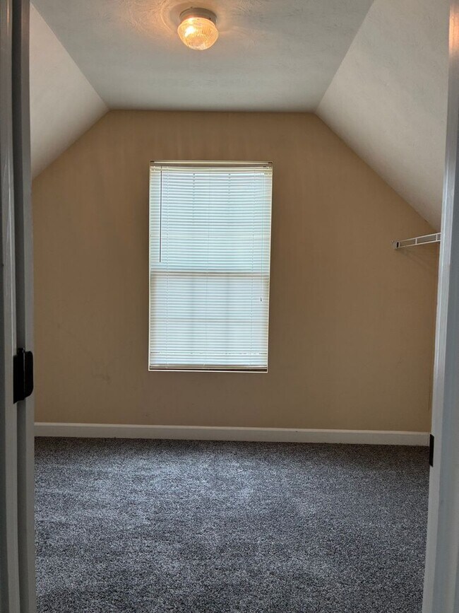Building Photo - 103 Ashmore Ct