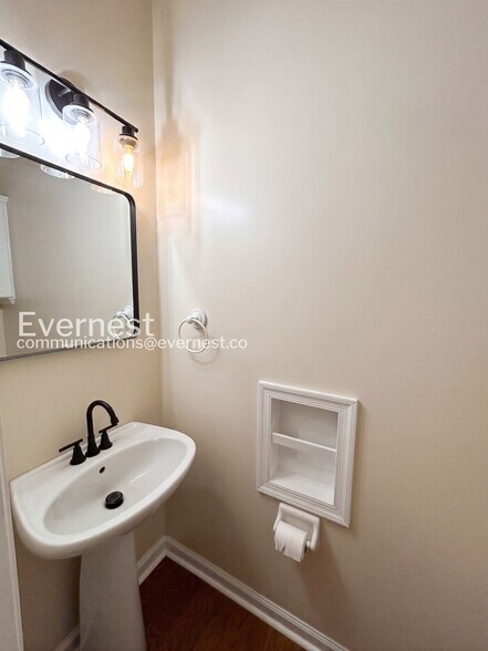 Building Photo - 6228 Weathersfield Way
