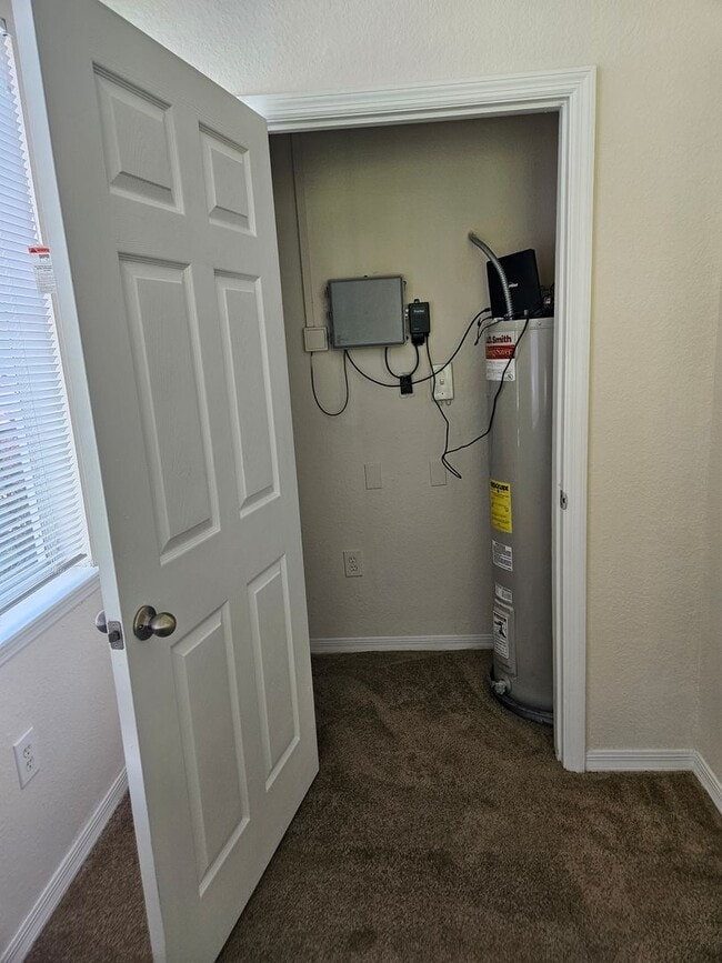 Building Photo - Beautiful First Floor, 1 Bedroom, 1 Bath, ...