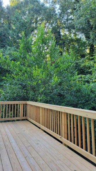 Building Photo - 1302 Brookview Ln