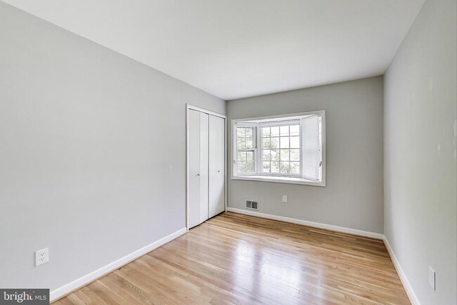 Building Photo - 14207 Gaines Ave