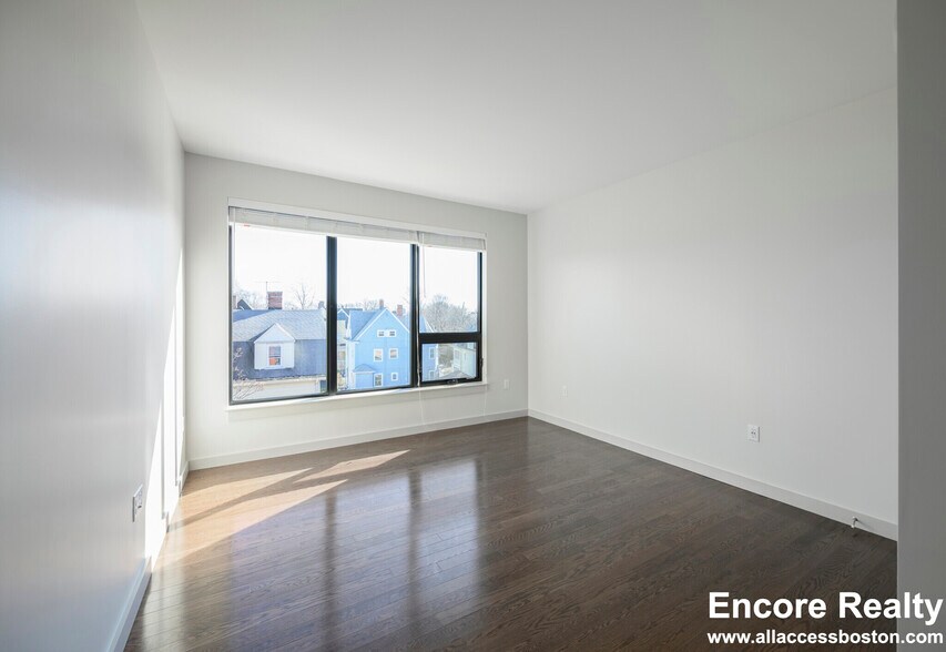 Building Photo - 516 Harvard St