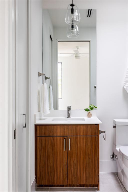 Building Photo - 1811 Justin Ln