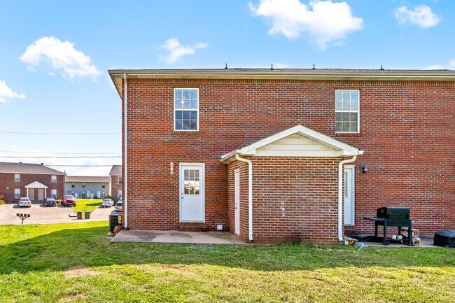 Building Photo - 375 Peabody Dr
