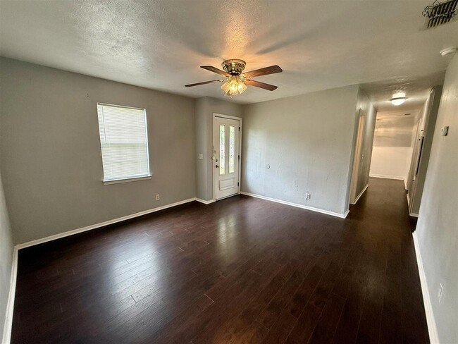 Building Photo - 1609 Las Vegas Trail