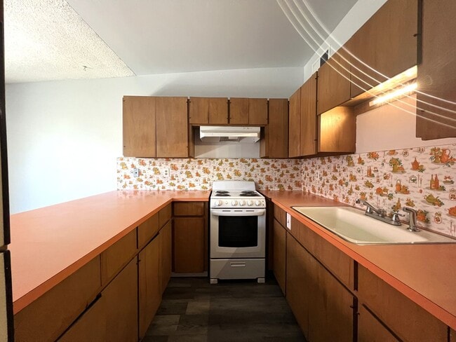 Building Photo - California4046