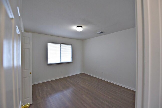 Building Photo - 1803 Jojoba Dr