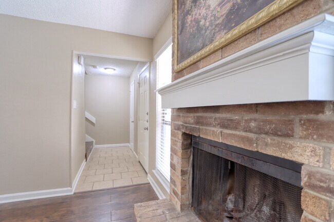 Building Photo - 707 Harbour Town Dr