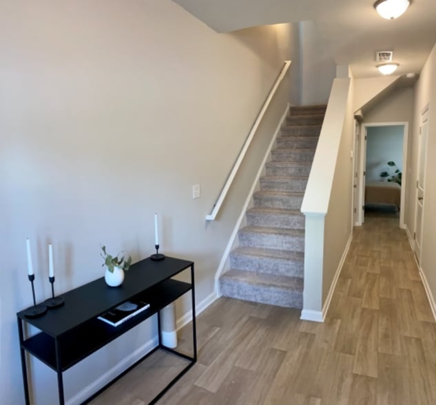 Building Photo - 3141 Meadowstone Ln SW