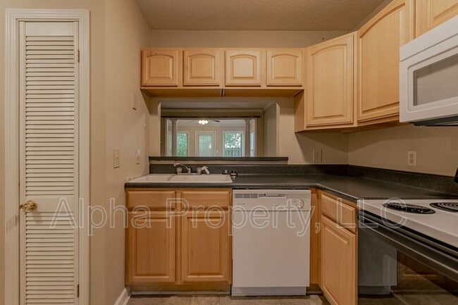 Building Photo - 132 Shockley St