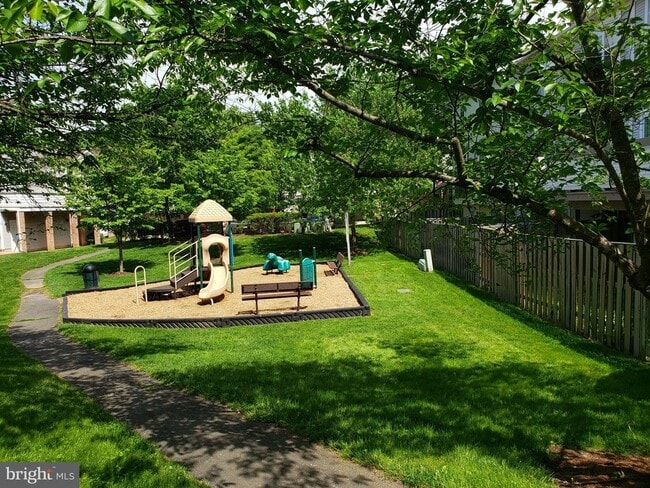 Building Photo - 18022 Royal Bonnet Cir