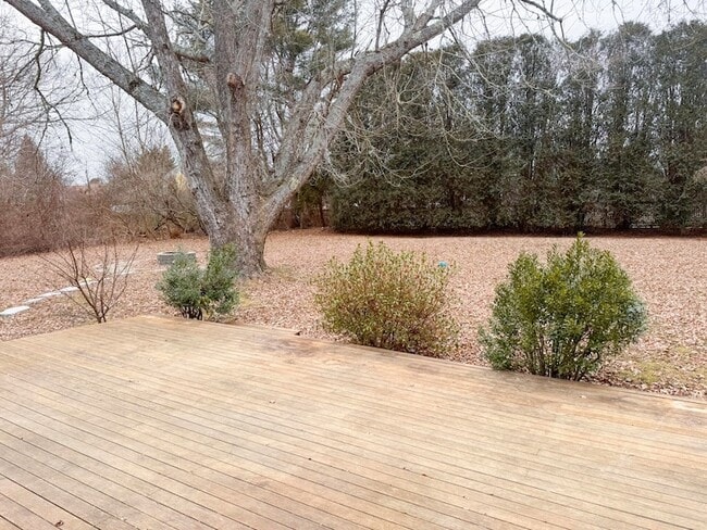 Building Photo - 33 Green House Rd