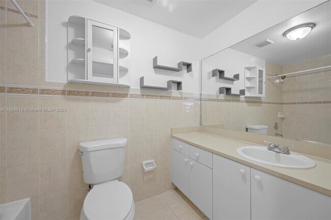 Building Photo - 3378 W 80th St