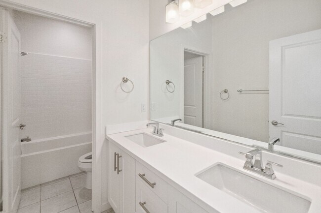 Building Photo - 4 Bedroom, 3 and 1/2 Bath Townhome in the Great Park