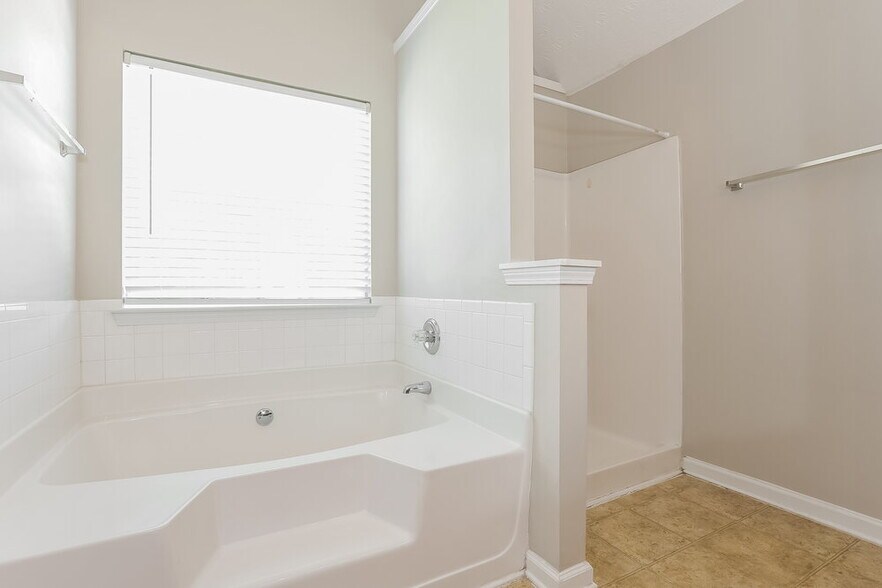 Building Photo - 341 Cobblestone Ct