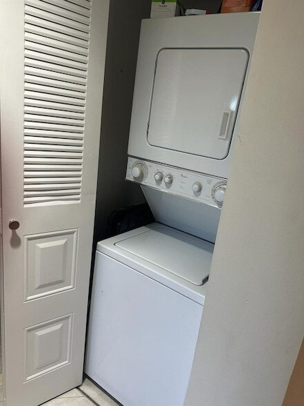 Building Photo - 1501 Cayman Way