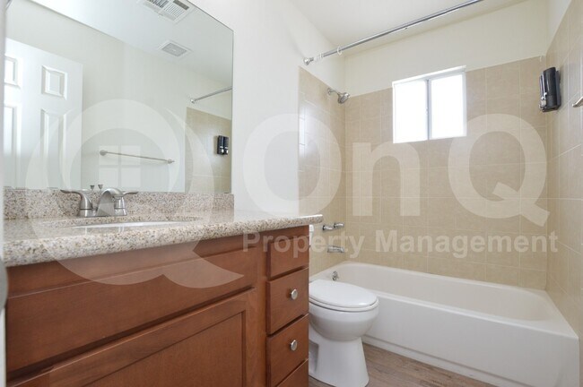 Building Photo - 3225 E Earll Dr
