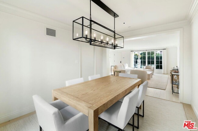 Building Photo - 9563 Charleville Blvd