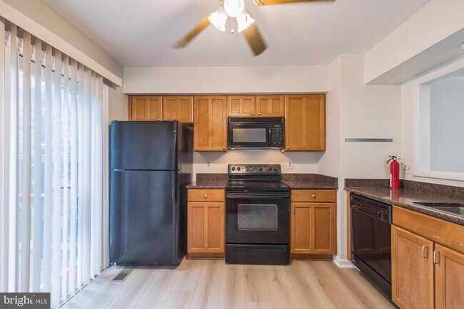 Building Photo - 3883 Zelkova Ct