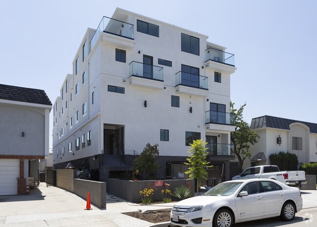 Primary Photo - 3667 Mentone Ave