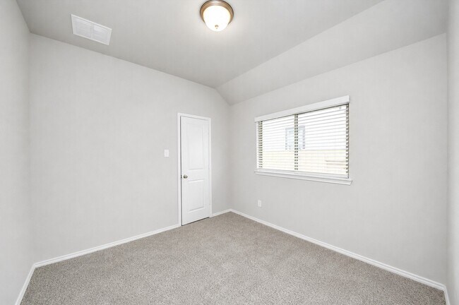 Building Photo - 20755 Sunseed Dr