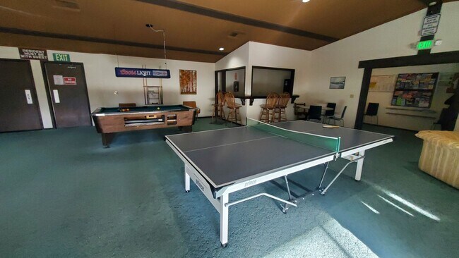 Building Photo - 1 BDRM Kings Run Condo w/ HOA Amenities, V...