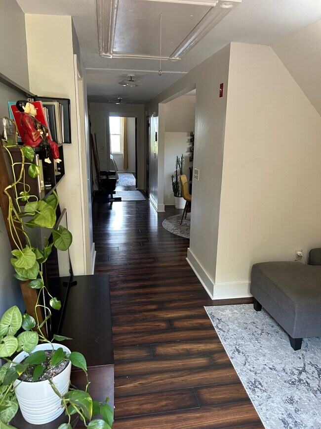 Building Photo - 1109 Townsend Ave