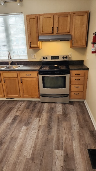 Building Photo - 42 S Adams St