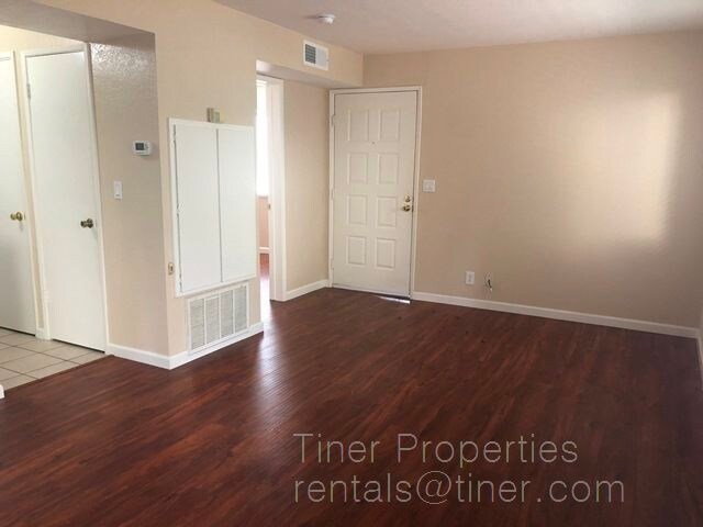 Building Photo - Natomas 2 Bedroom Condominium in Gated Com...