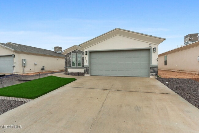 Building Photo - 15252 Apex Ct