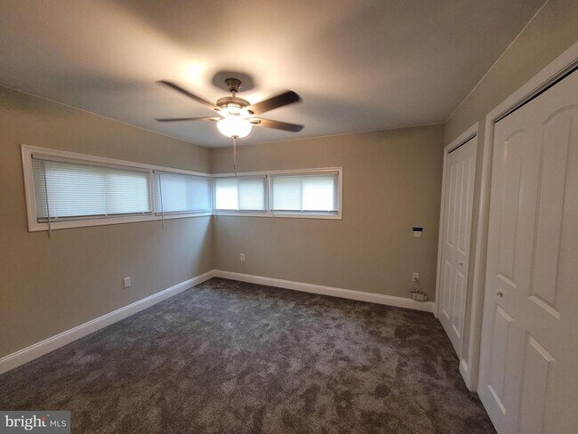 Building Photo - 16 Idlewild Rd