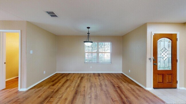 Building Photo - 117 Foxglove Pass