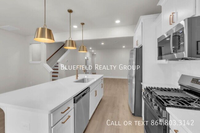 Building Photo - 406 E Parima Ct
