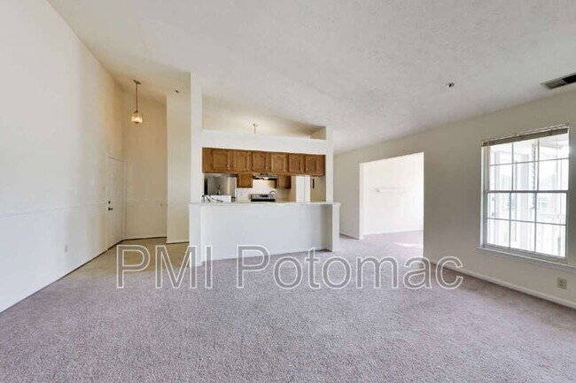 Building Photo - 605 Himes Ave