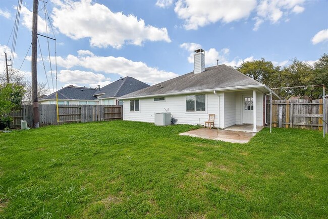 Building Photo - 12335 Shadowvista Dr
