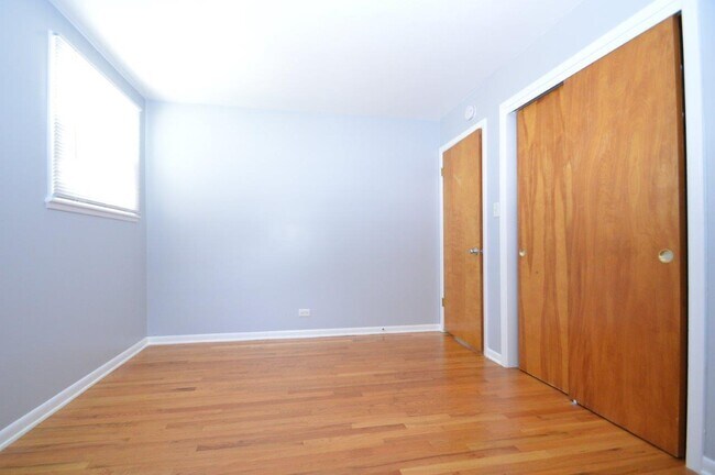 Building Photo - 651 S Stuart Ln