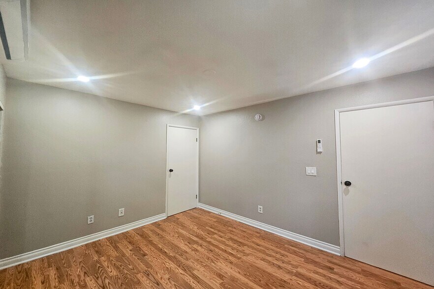 Building Photo - 6946 Jellico Ave