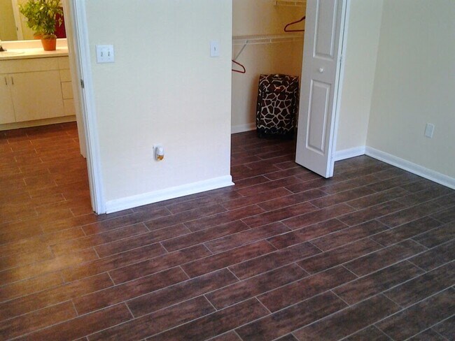 Building Photo - Amazing 1/1 Courtyard View Condo for Rent at Park North Downtown Orlando.