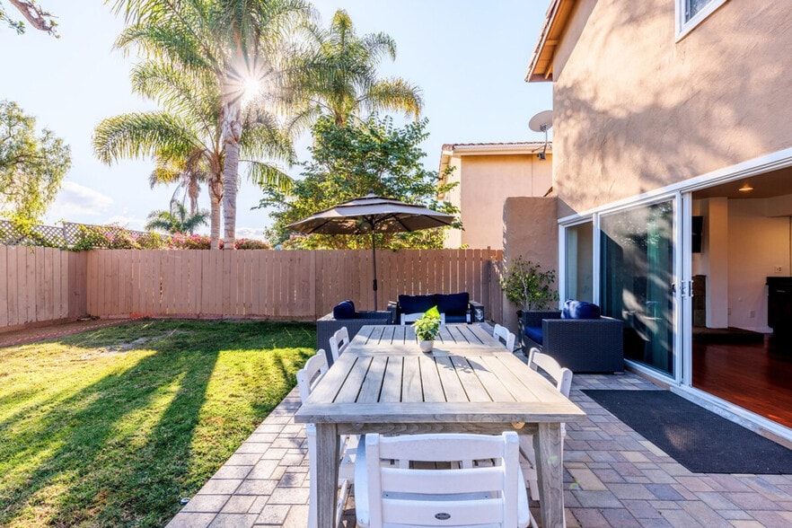 Building Photo - 14275 Mango Dr