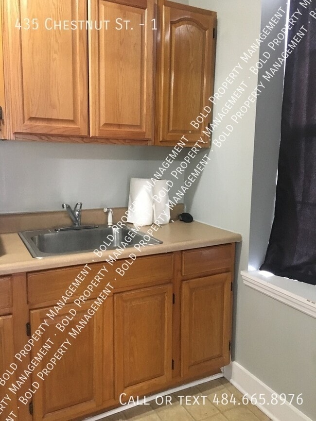 Building Photo - 435 Chestnut St