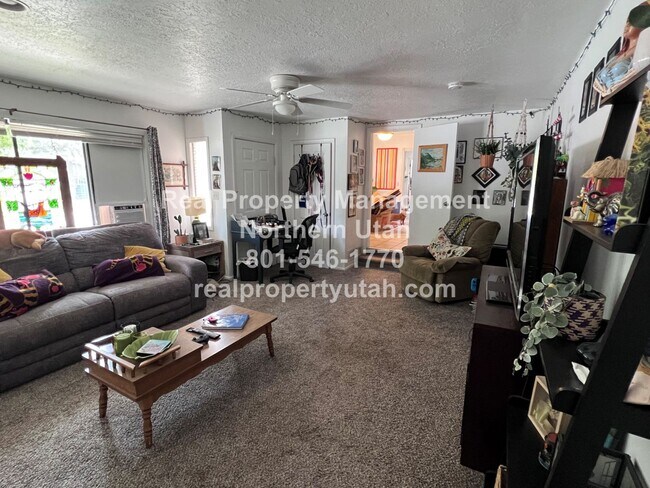 Building Photo - 486 15th St