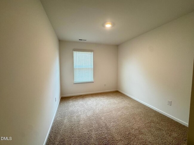 Building Photo - 417 Belgian Red Wy