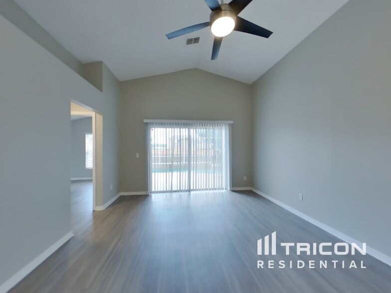 Building Photo - 5740 Rywood Dr