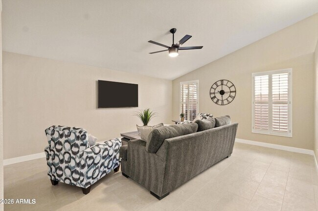 Building Photo - 2735 N Diego Cir