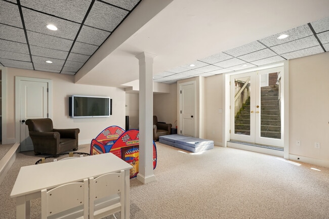 Building Photo - 556 Riversville Rd