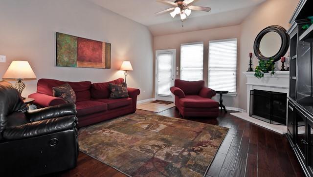 Building Photo - 10137 Sanden Dr