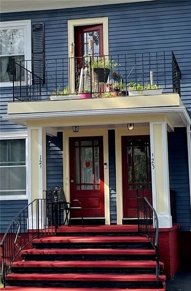 Building Photo - 121 Rutherglen Ave