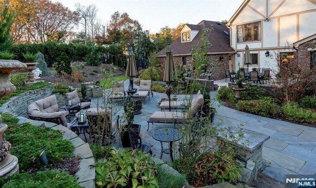 Building Photo - 39 Springhouse Rd