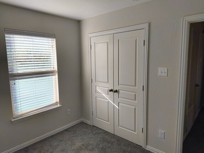 Building Photo - 1540 Chama Dr