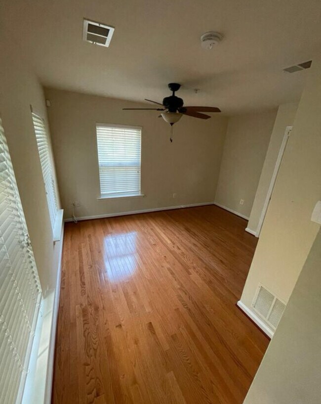 Building Photo - 5540 Lanier Ave